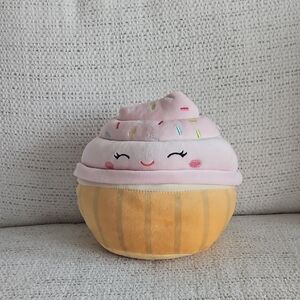 Squishmallows 8-inch Diedre The Pink Cupcake